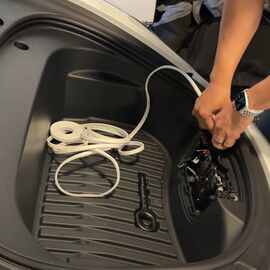1套 颜色：图片色 材质：LED、ABS 行李箱灯带 LED 环绕灯带 快插