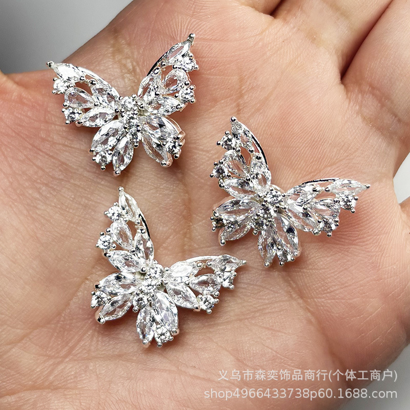 High-quality copper-plated zirconium butterfly four-way separator bead, butterfly multi-way straight hole separator bead, DIY bracelet and necklace jewelry accessories