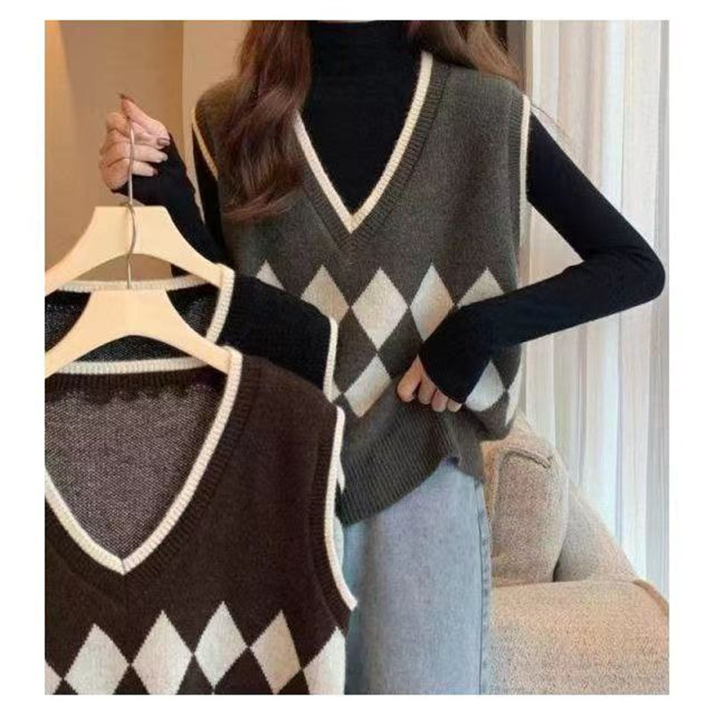 Amazon European and American cross-border foreign trade independent station diamond-shaped knitted sweater vest women's new fashion stacked vest Amazon European and American cross-border foreign trade independent station diamond-shaped knitted sweater vest women's new fashion stacked vest
