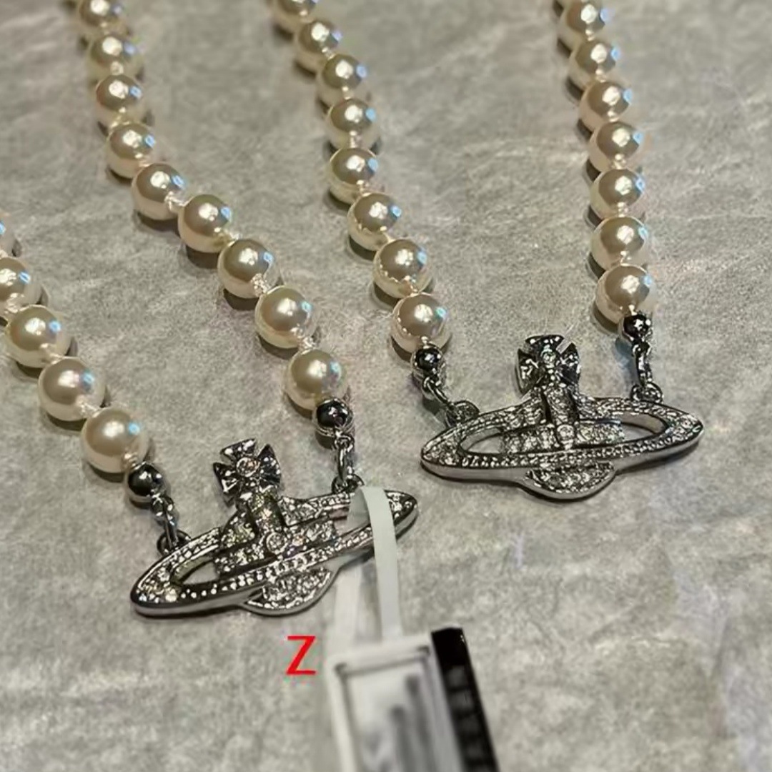 Classic necklace from pearl