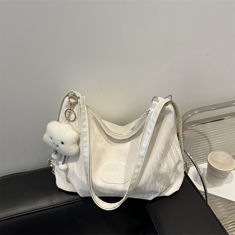 Bolsa de sensación relajada, bolsa de mujer, gran capacidad de verano, 2024, nueva bolsa de viaje de hombro de un solo tipo