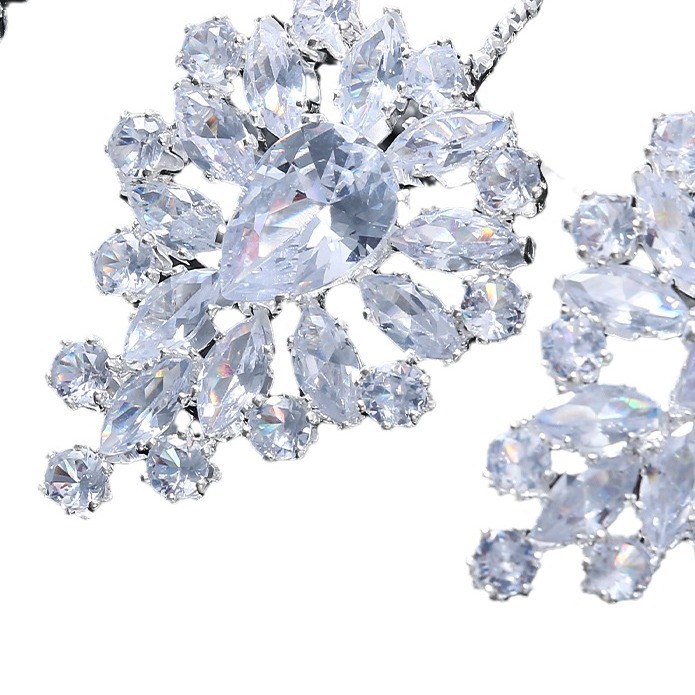 Amazon Venta caliente con pulsera de hoja de circón, pulsera de apertura ajustable de alta calidad, accesorios de lujo ligeros bracelet