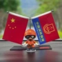 手办消防车内车载人偶