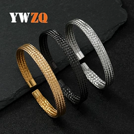 戒指;吊坠;手镯