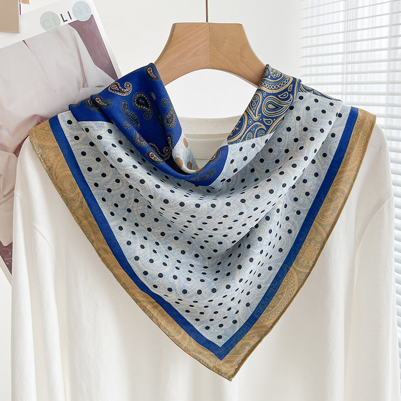 폴카 도트 캐슈넛 - 파란색과 흰색