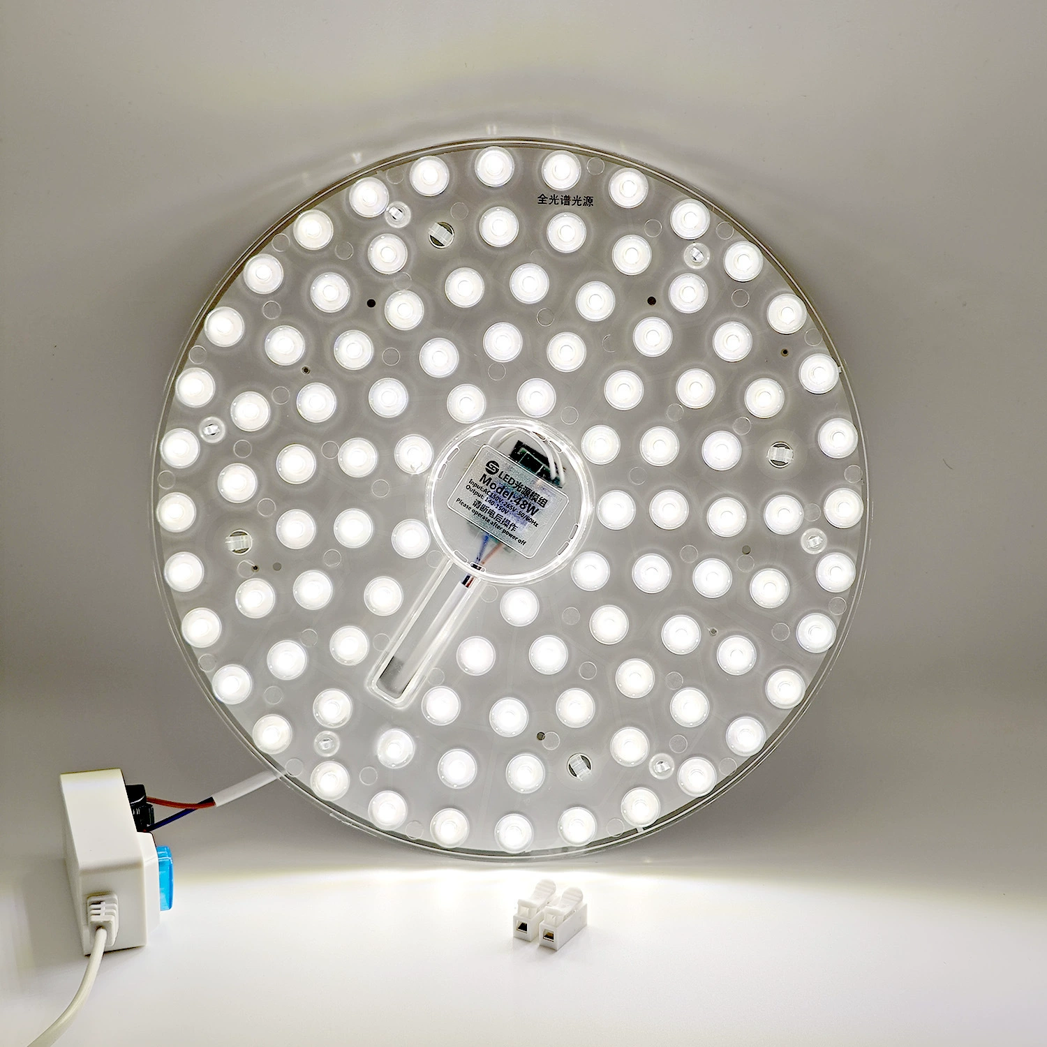 Светильник потолочный LED, источник света, линейный свет, сменные магнитные аксессуары, три цвета, защита глаз, комфортный световой спектр
