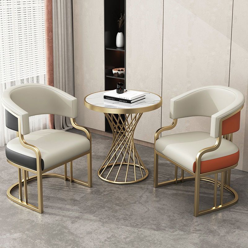 (Легкий роскошный диван, 1 стол, 2 стула, соответствующие цвету