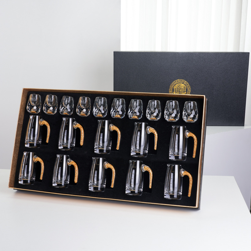 Fábrica diamante hoja de oro vino blanco vidrio hogar traje cristal separador de vino una taza de espíritus de vidrio de gama alta caja de regalo