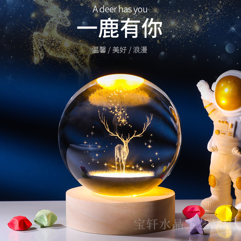 Bola de cristal al por mayor galáctica bola de cristal tallada interna 520 Qixi Navidad noche lámpara adornos de cristal