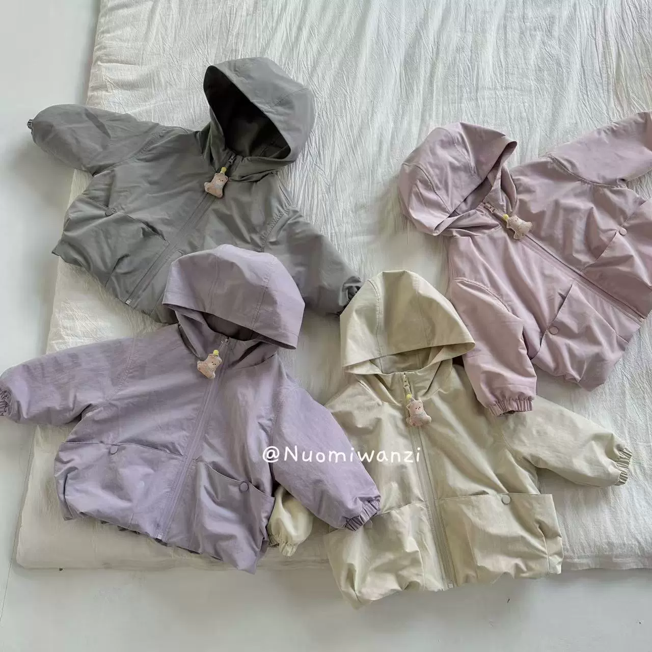 糯米丸子童装 2025 冬季新款 儿童连帽外套 可爱小熊挂饰童装上衣