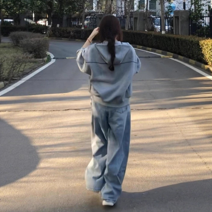 正肩连帽卫衣外套女秋冬季2025新款小个子韩系慵懒穿搭加绒厚上衣