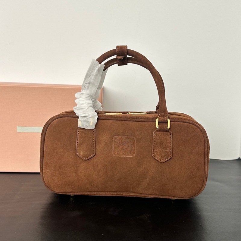 Miu系经典保龄球手提包女麂皮绒高级感枕头包磨砂牛皮单肩斜跨包|undefined