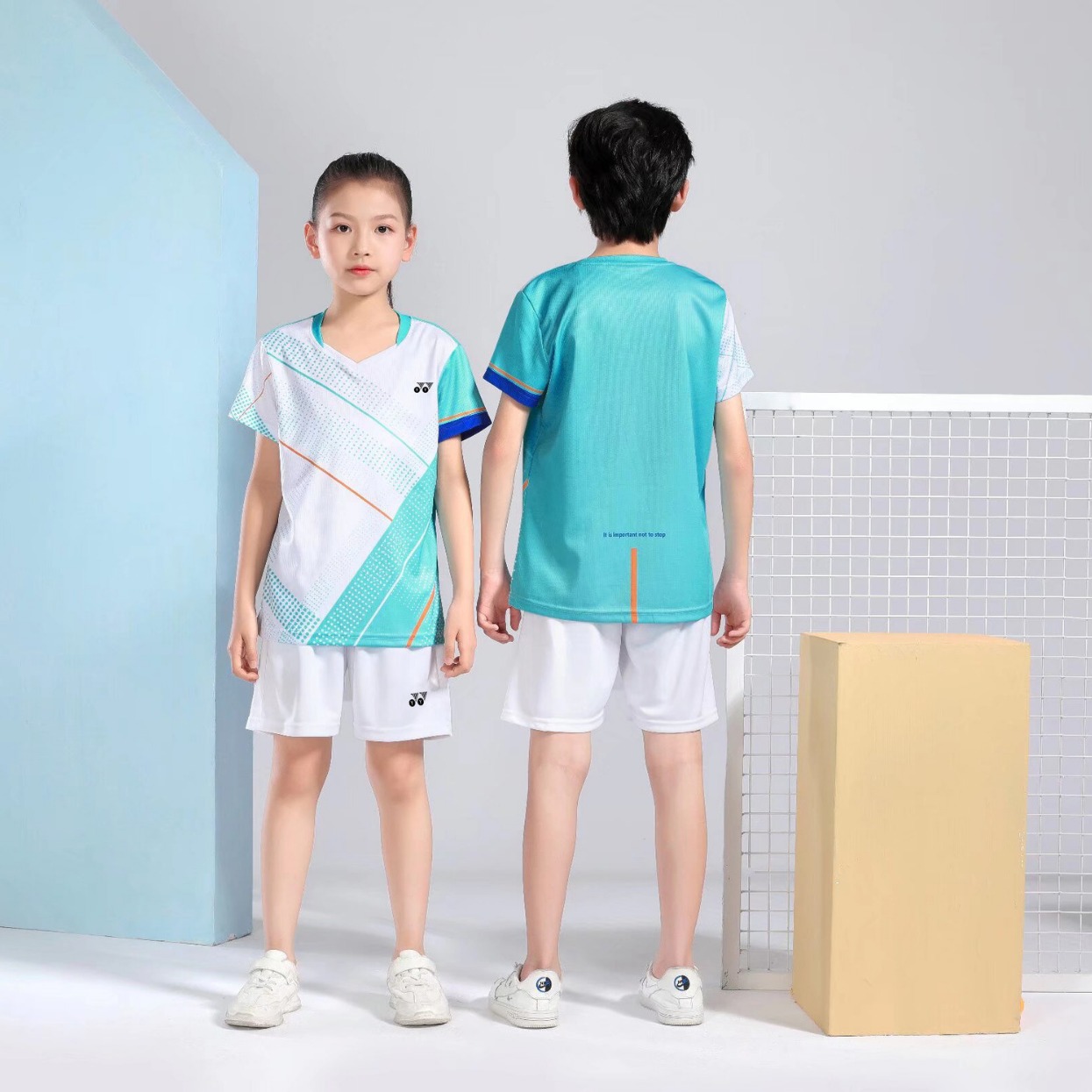 YY 배드민턴 세트 남녀 세트 빠른 건조 통기성 반팔 커플 어린이 탁구 그물 배구 스포츠웨어 인쇄