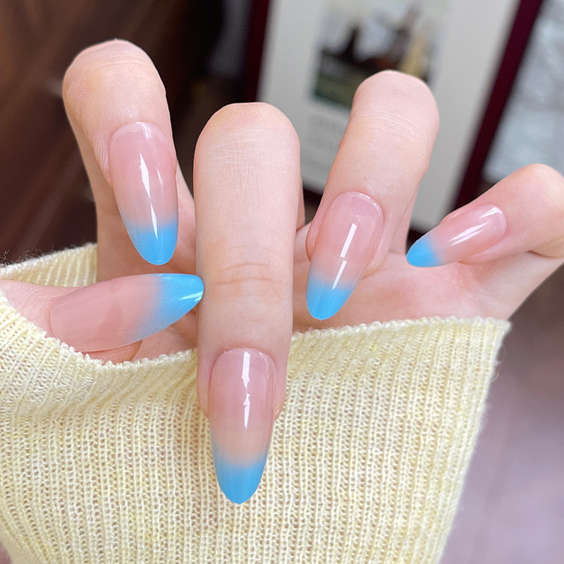 BZ1599 하늘은 맑고 깨끗해요