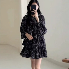 2025秋时尚百搭设计感碎花长袖连衣裙女小个子短裙
