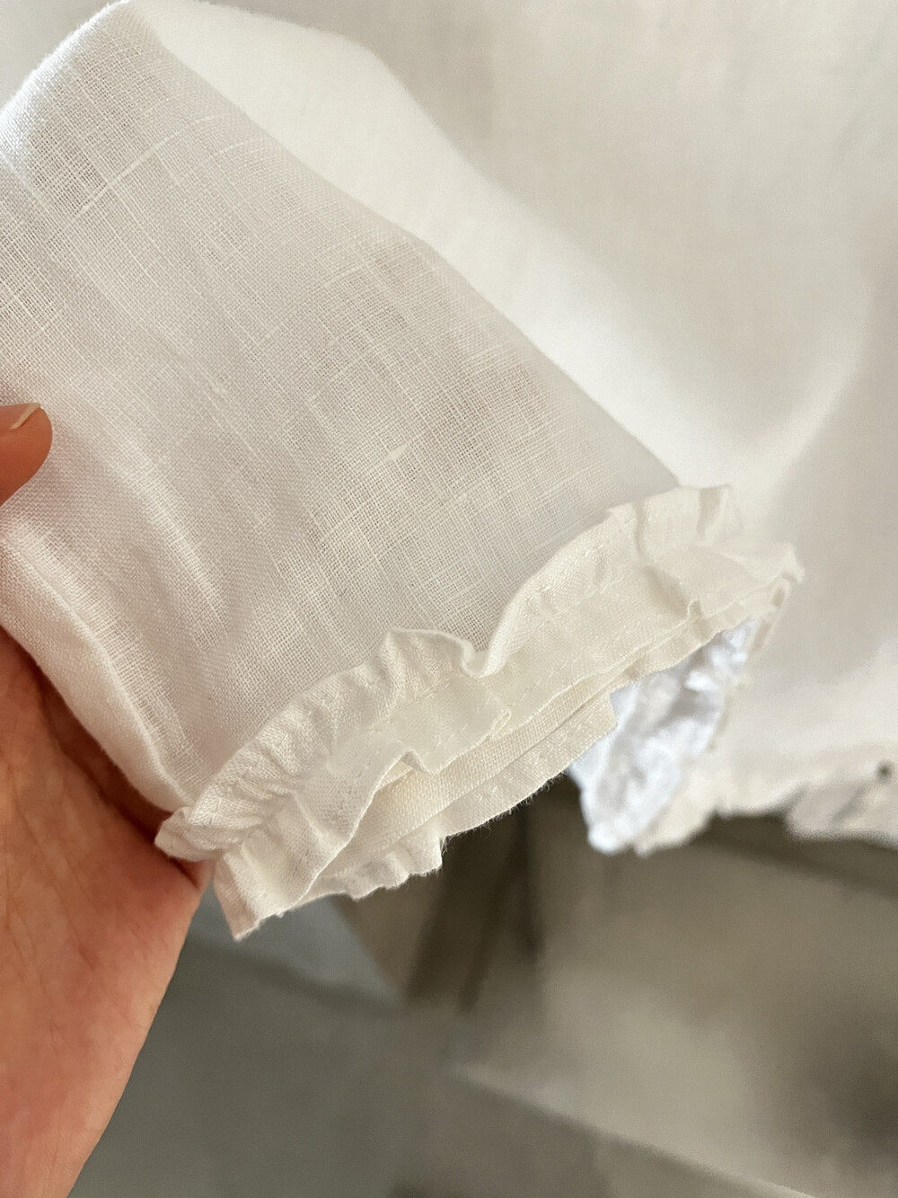 Áo sơ mi ngắn tay cổ tròn chất liệu linen phối ren bèo nhún — trắng ngà, Xanh nước biển, màu hồng, Vàng nhạtcolor chi tiết 13