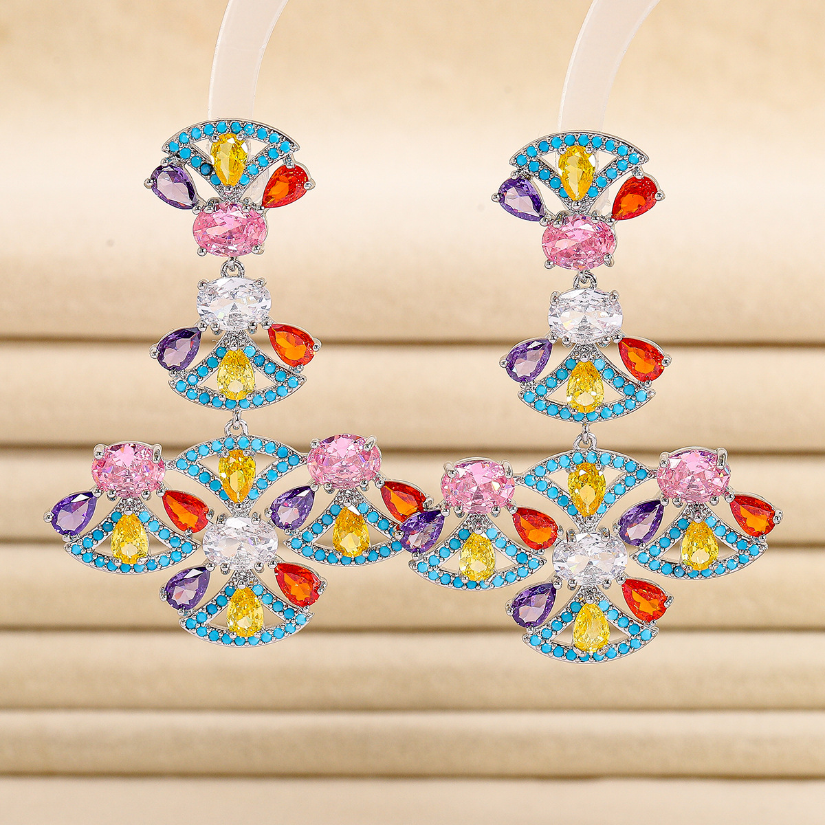 Retro sophisticated elegant design earrings