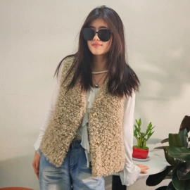 皮草;女式马甲;成人帽