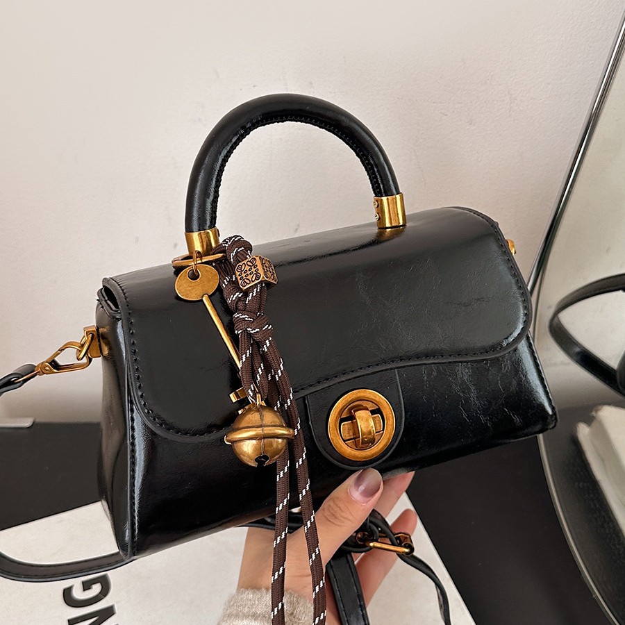 Vintage Style Women's Shoulder Bag Simple Versatile Crossbody_voghion.com