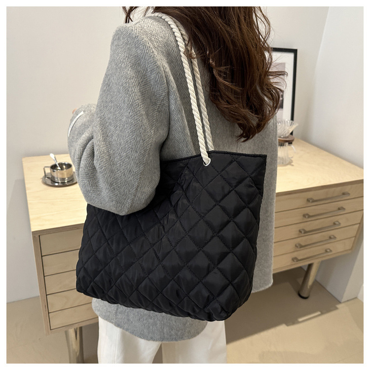 166g Weight Polyester Lining Material Sewing Thread Fashion Element Zipper Closure Type Double Shoulder Straps Strap Type Tote Bag Bags Type Casual, Daily, Shopping Occasion Nylon Material Solid Color, Lingge Pattern Autumn&Winter Season Women's Gender Classic Style Style Square Shape Women's Nylon Solid Color Lingge Classic Style Sewing Thread Square Zipper Tote Bag 15