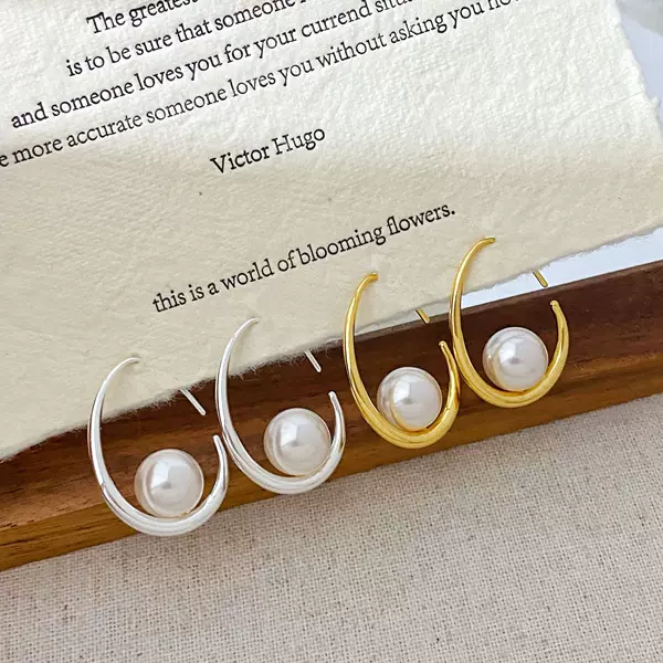 Copper Gold-Plated Korean-Style Small Teardrop-Shaped Swarovski Pearl Earrings for Women, New Light Luxury Elegant Temperament Hoop Earrings