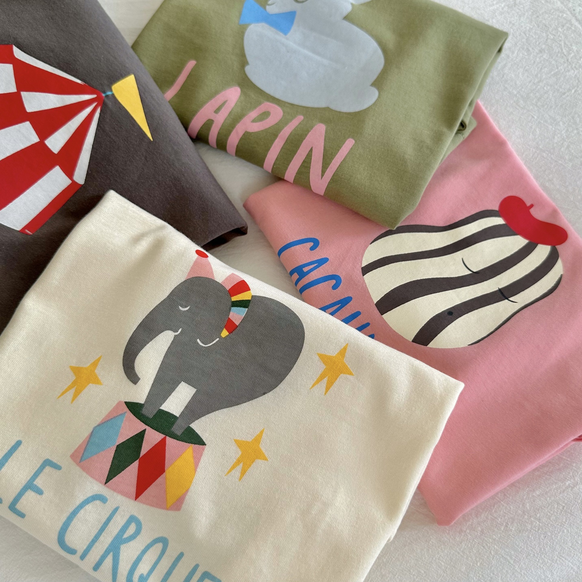 Camiseta de manga corta para niños y niñas de dibujos animados impresa lindo estilo coreano bebé media manga superior 2023 verano nueva camiseta para niños