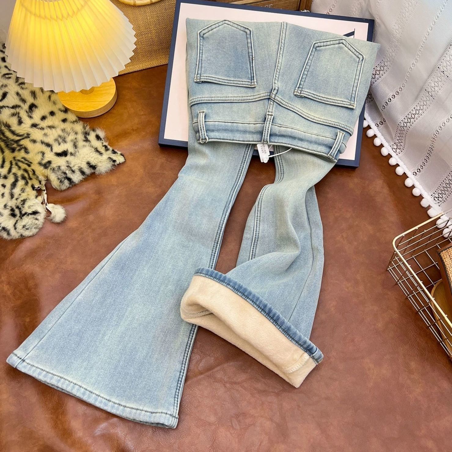 Women's Clothing Light Blue Plus Size Fleece Lined Thickened Flared Jeans High Waisted Slimming Stretchy Women's Denim Pants For Autumn Winter Style_voghion.com