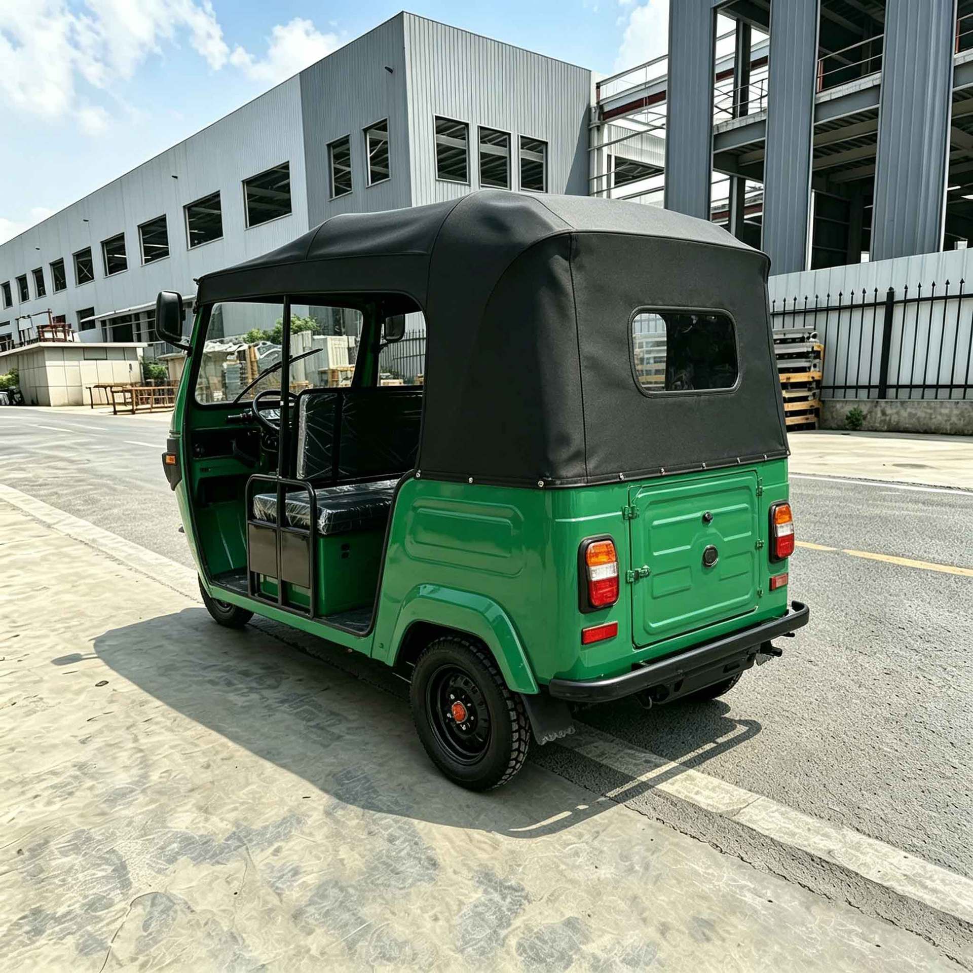 Fuel-Powered Passenger Tricycle, Passenger Tricycle with Sunshade and Canopy, Passenger Tricycle for Export and Foreign Trade