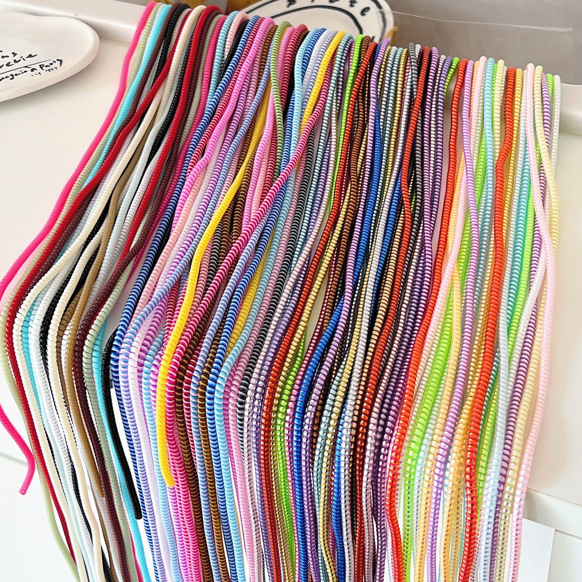 1,4 m 1,6 m cable de datos cuerda de protección anti-suciedad cable de teléfono móvil cuerda de bobinado anti-rotura cargador cubierta de protección de alambre