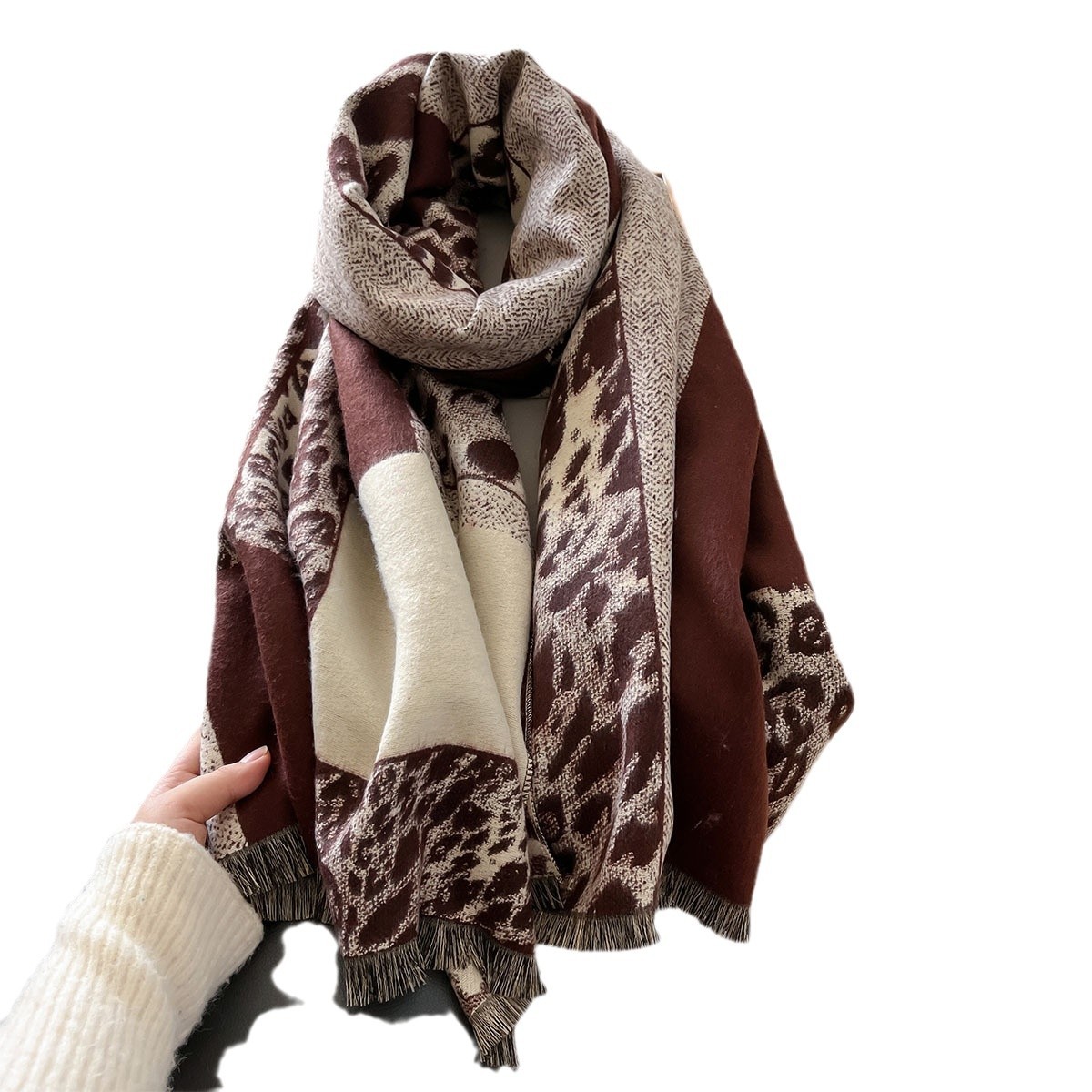Nuevo estilo europeo y americano de color leopardo grueso manteniendo la atmósfera calentadora chal de mujeres otoño y invierno sensación de atmósfera imitación bufandas de cachemira de doble cara