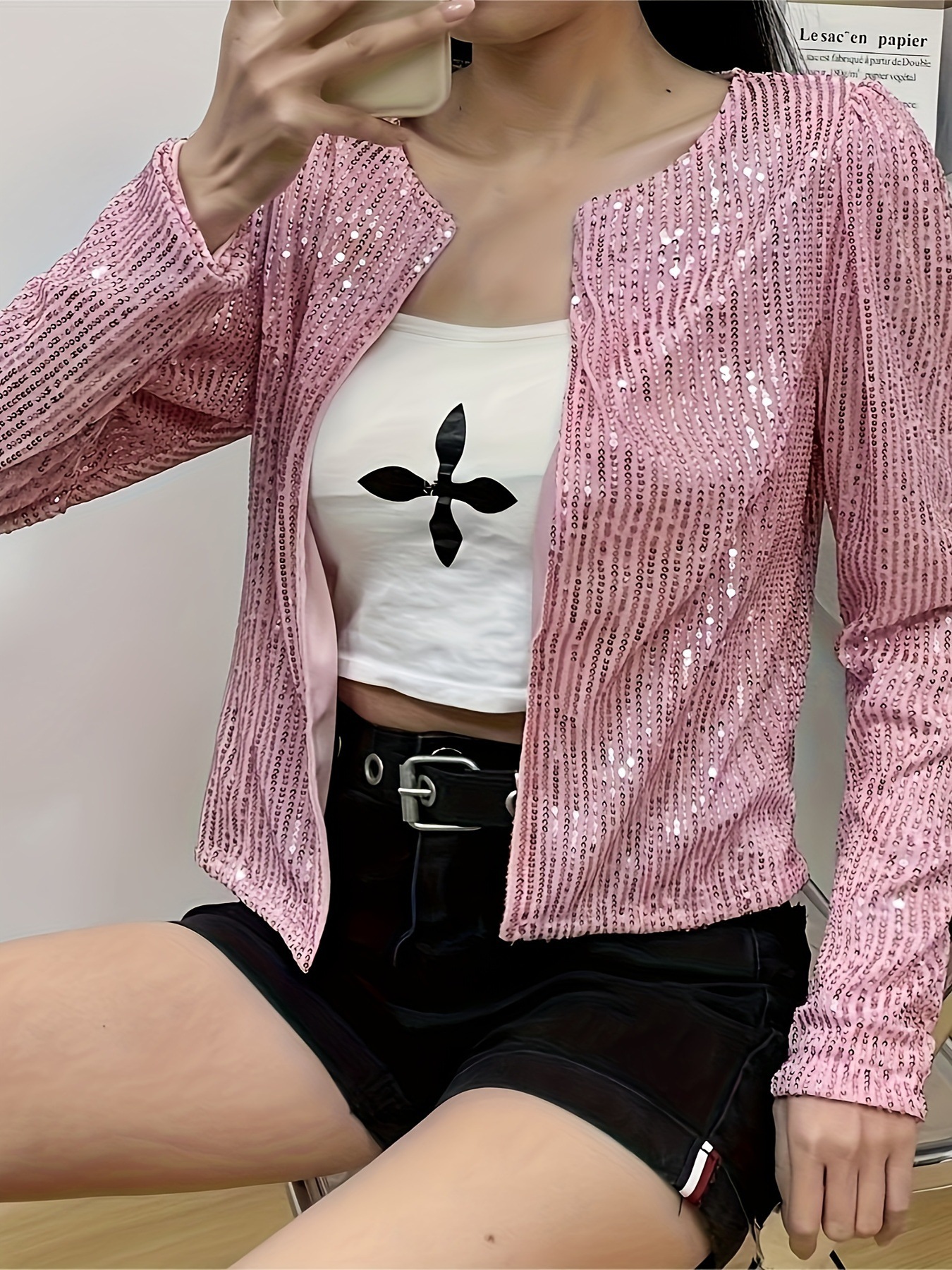 Chaqueta corta informal y versátil de lentejuelas de color liso con cuello alto, estilo europeo y americano, nueva colección primavera 2026 para mujer.