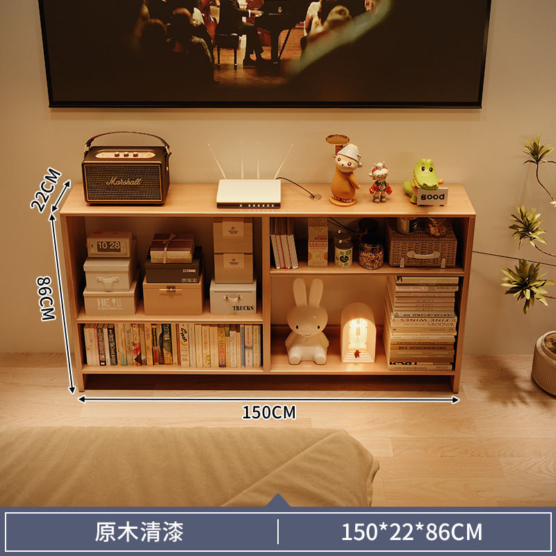 El estante de la pared del televisor está contra la pared, todo el gabinete estrecho de madera maciza, el proyector se coloca debajo del estante largo del decodificador del enrutador