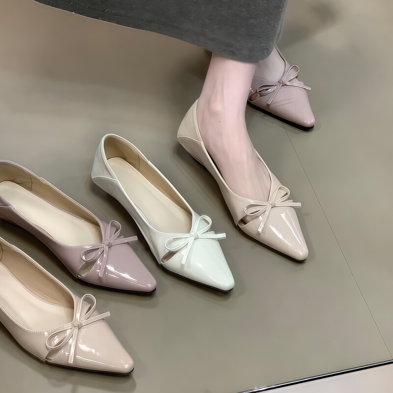 First Encounter with the New Season's Pointed-Toe Patent Leather Wedge-Heeled Shoes, Spring and Summer New Style Hollow-Out Design High-Heeled Shoes First Encounter with the New Season's Pointed-Toe Patent Leather Wedge-Heeled Shoes, Spring and Summer New Style Hollow-Out Design High-Heeled Shoes