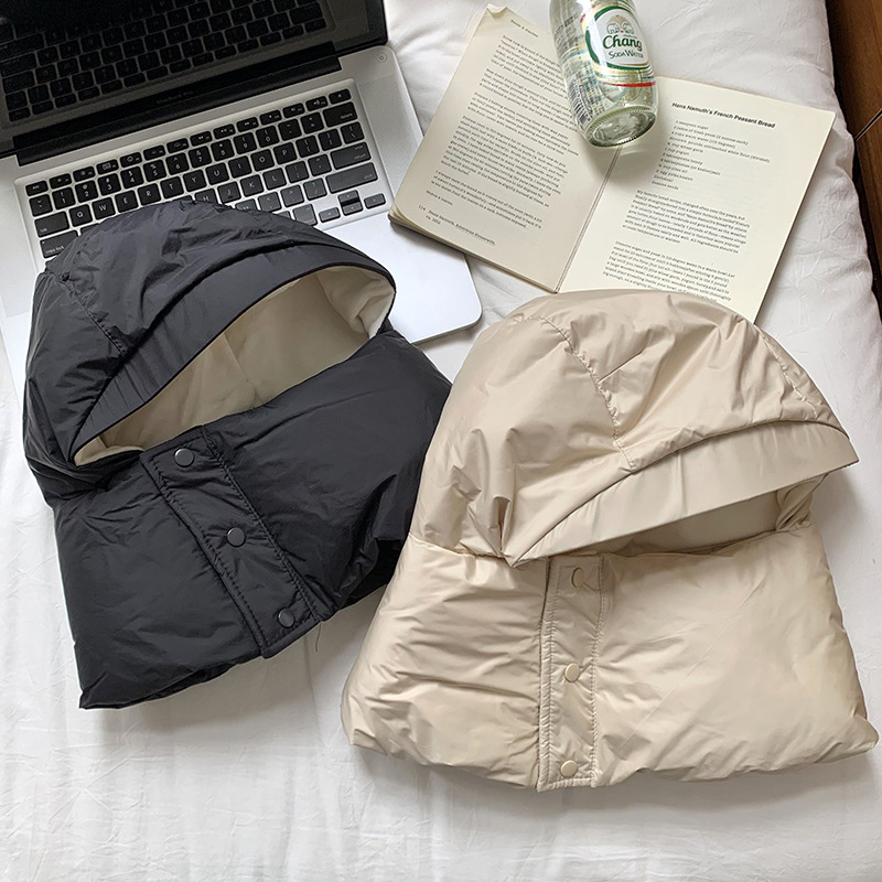 Botón sombrero para mujeres otoño y invierno estudiantes parejas de moda guobertico caliente en un sombrero de algodón de plumón para montar gorras protectoras de orejas