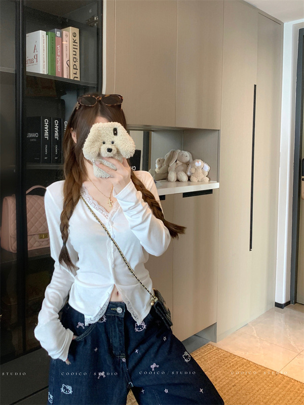 蕾丝花边拼接软糯长袖T恤女秋季2025新款通勤修身V领开衫纯色上衣|undefined
