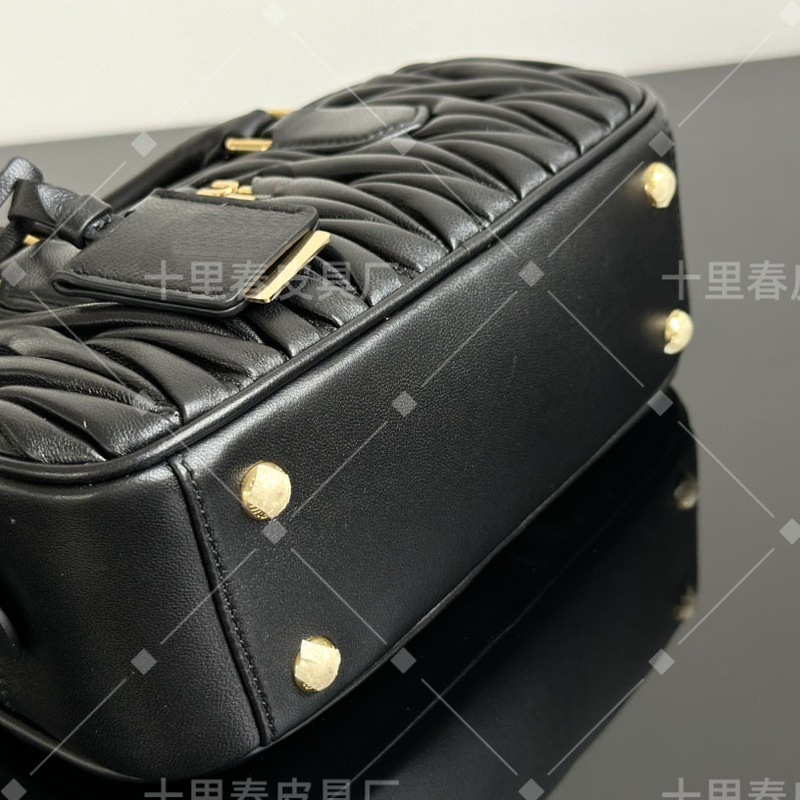 原厂皮缪miu家皱褶手提保龄球包波士顿女包时尚百搭斜挎枕头包|undefined