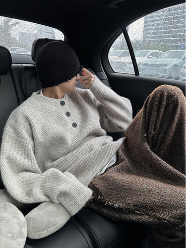Leisurely and Luxurious Henley Collar Knit Sweater for Men - Autumn/Winter Edition, Korean Style Fashion Brand, Design-Savvy Hooded Soft and Plush Knit Top