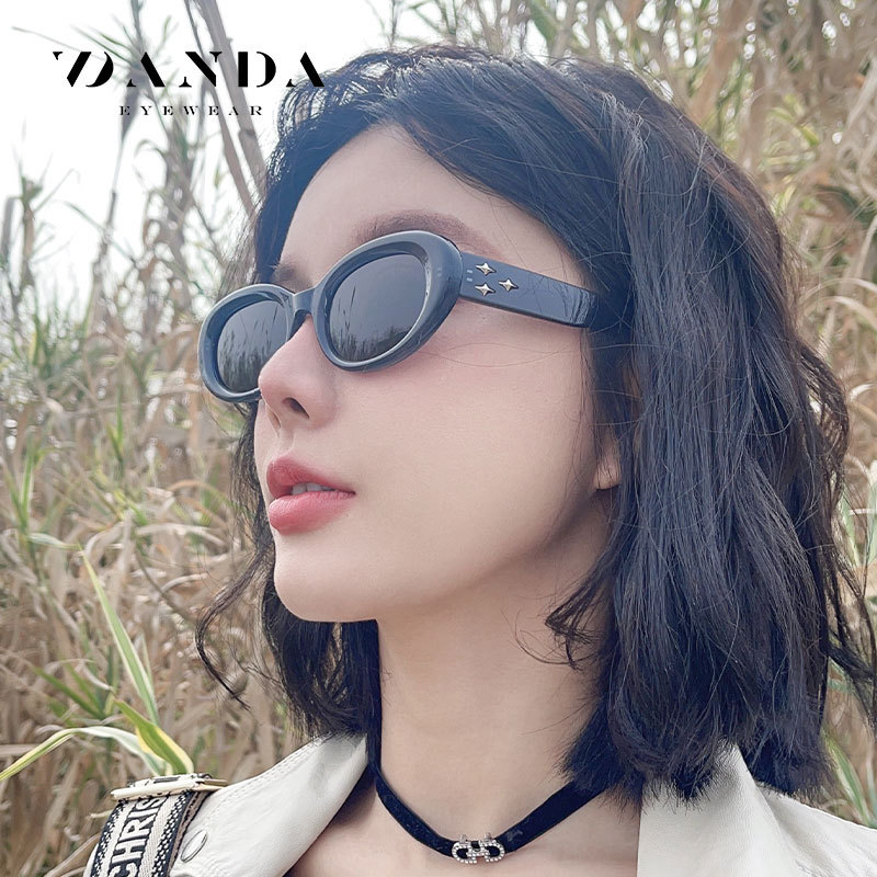 Douyin Venta caliente TR gafas polarizadas S23101 Gafas de sol de ojo de gato de alta gama Gafas de sol GM con remaches de estrellas retro