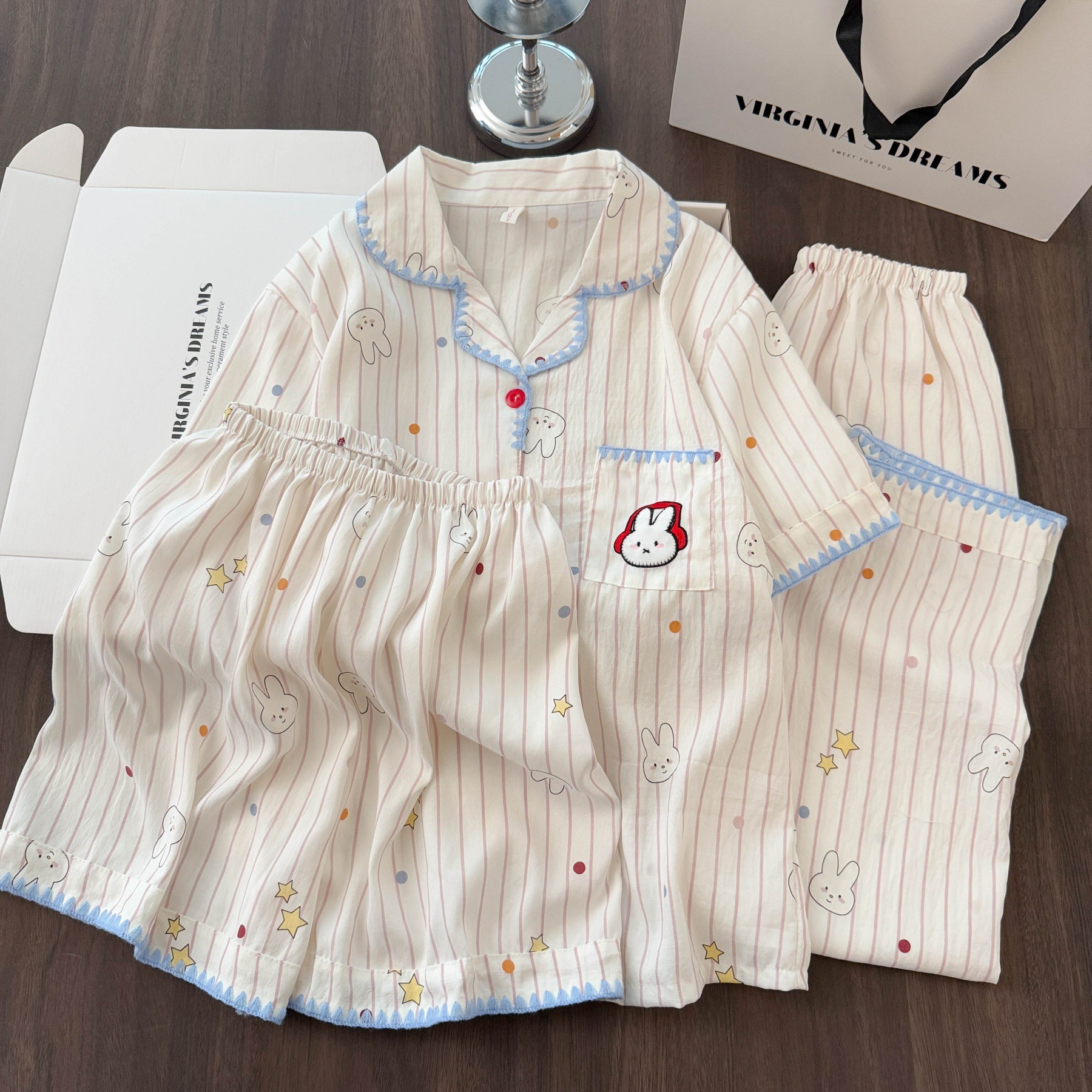 Nube transfronteriza algodón tres piezas Miffy conejo conchas pijamas mujeres pueden usar con solapa mangas cortas pantalones largos ropa para el hogar set
