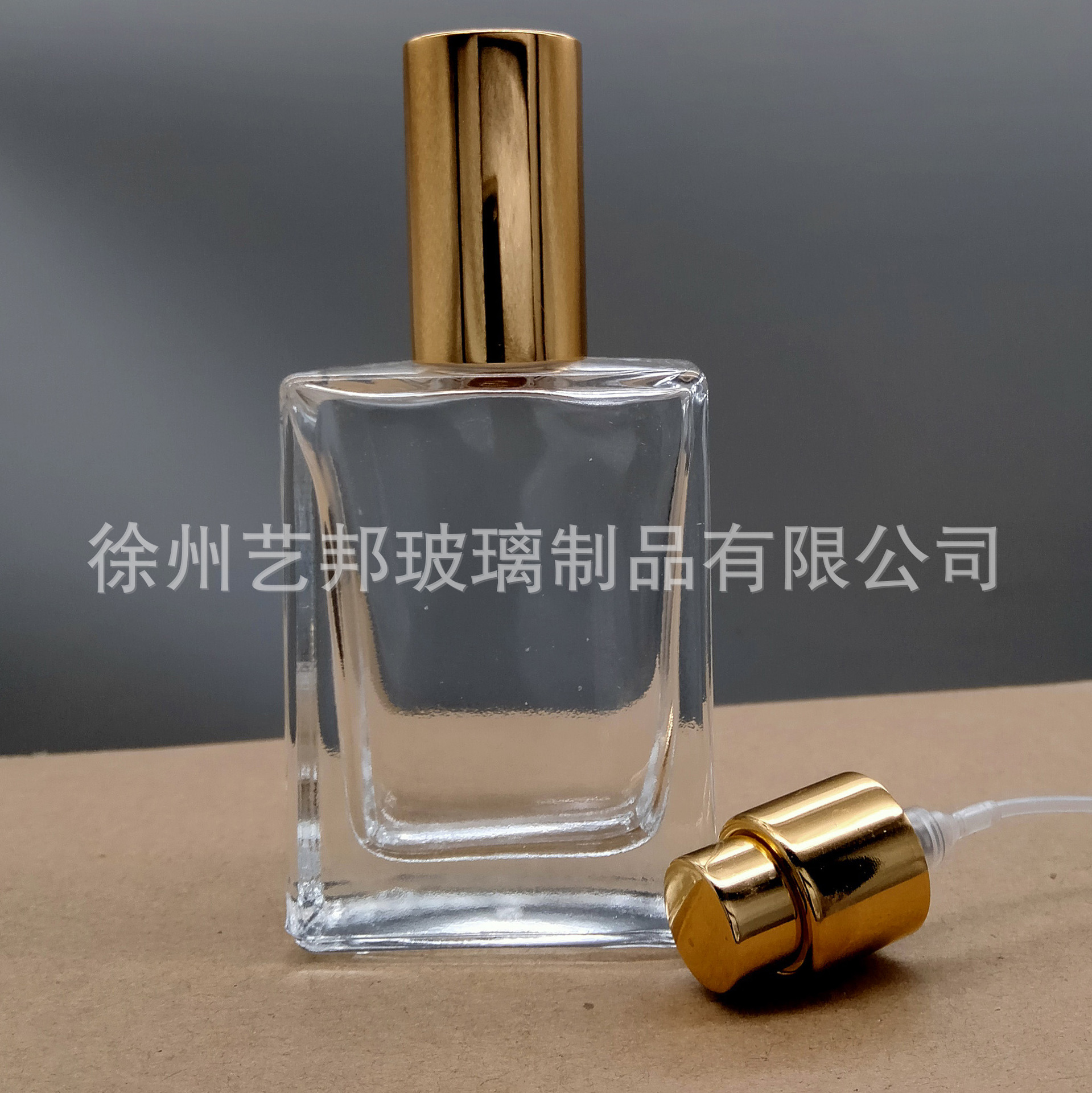 现货供应30ml扁四方玻璃香水瓶30ml透明香水玻璃瓶喷雾香水玻璃瓶