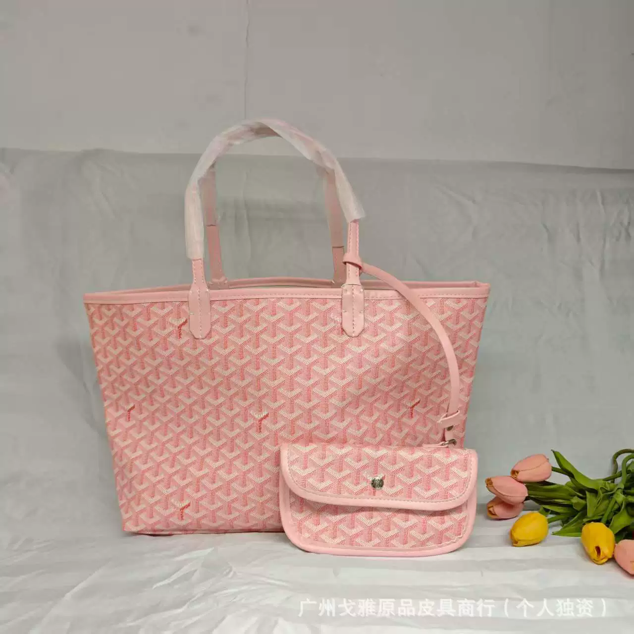 Сумка-тоут Goyard Goya, женская средняя 48×15×26 см, рисунок «собачья клетка» (шеврон), на одно плечо