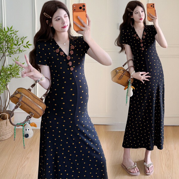 Summer elegant fitted dress