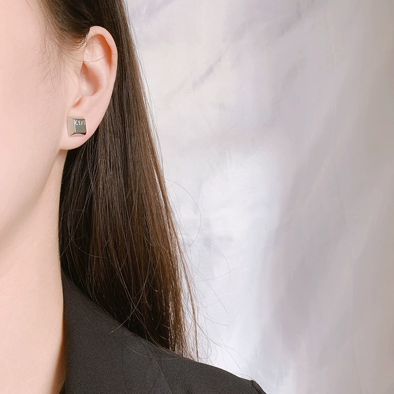 Keyboard, geometric square earrings, simple and elegant design