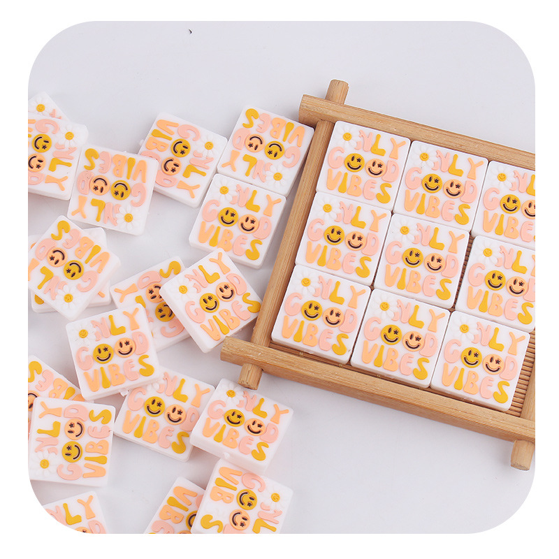 Productos creativos para bebés de bricolaje, cubos de dibujos animados, caras sonrientes, joyas de silicona, cadena de chupete, dientes molares, accesorios de pulsera de mordedor