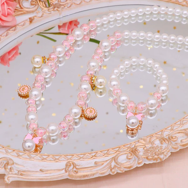 Bow tie from pearl, set