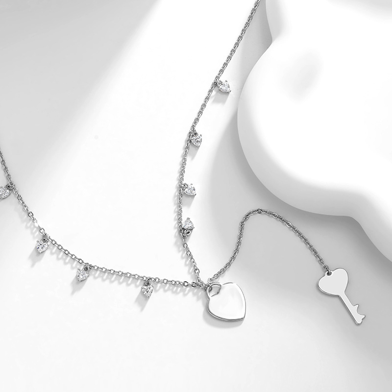 Joyería de Xuking moda europea y americana encantadora temperamento clavícula cadena simple frío estilo nicho en forma de corazón collar de acero inoxidable para las mujeres