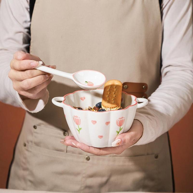 かわいい陶磁器の耳の碗の家庭用の個人の専用の新型のinsは熱いイチゴの花びらの碗の果物のサラダの碗を防ぎます。|undefined