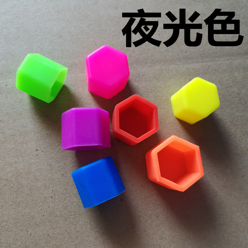 Luminous Car Tire Screw Cap 17mm Wheel Hub Decorative Silicone Nut Cover Fluorescent Anti-Rust Dustproof Protective Cover Modification