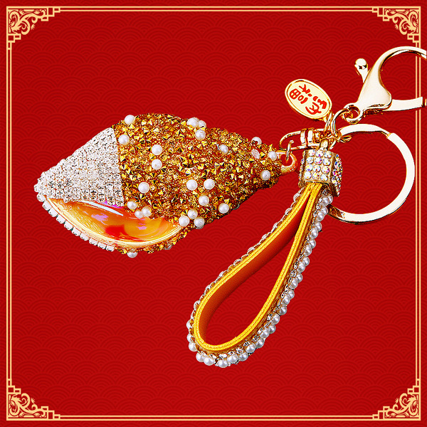 Golden keychain pearl