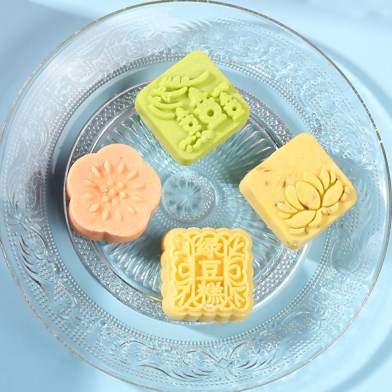 Zhang Aqing Hotel & Restaurant displays traditional Chinese green bean cake as afternoon tea, dessert, and breakfast tea snacks.